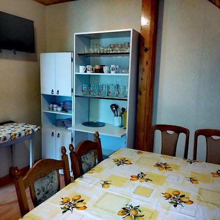 Vadkacsa Apartmanhaz Medencevel Zamardi Exterior photo