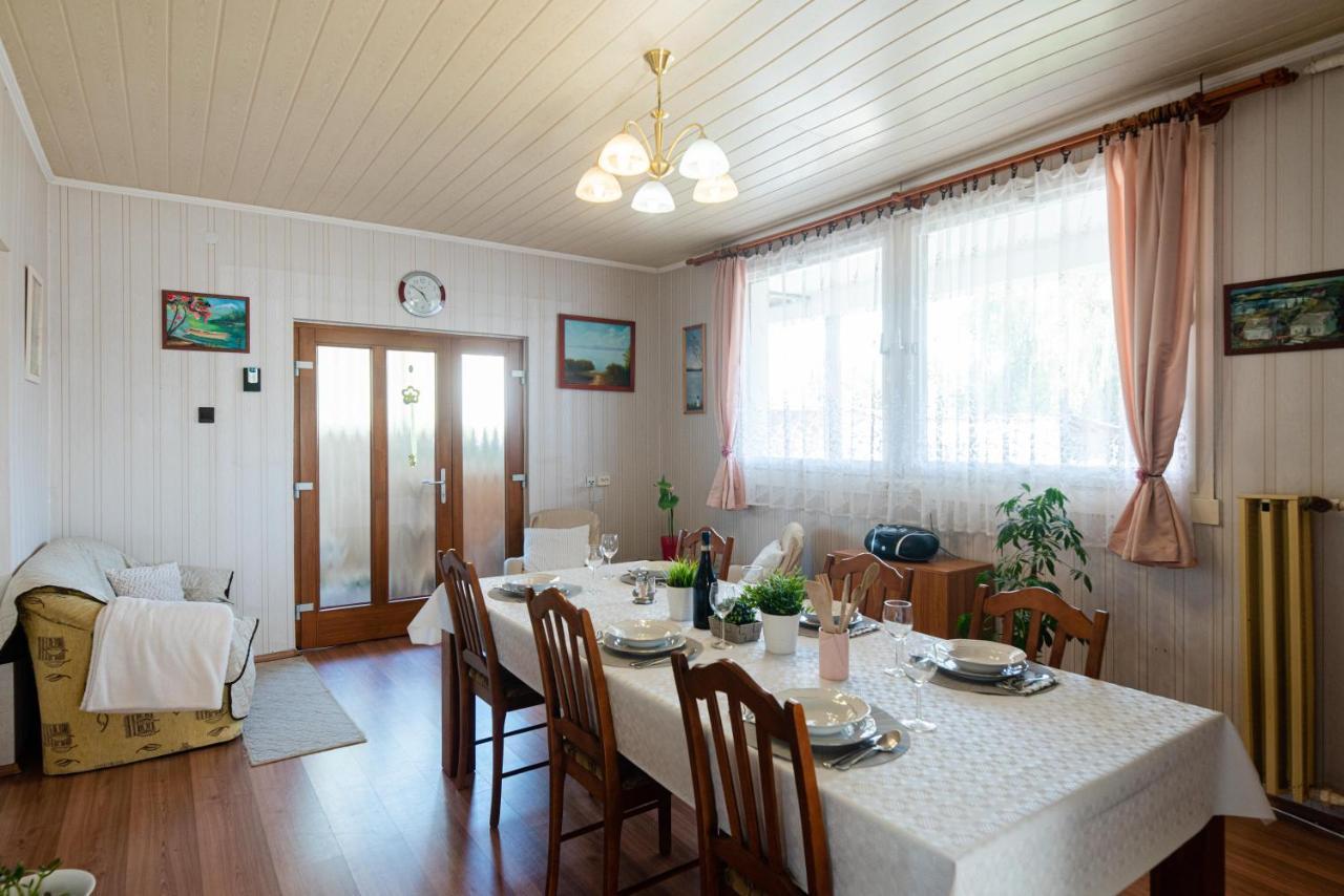 Vadkacsa Apartmanhaz Medencevel Zamardi Exterior photo