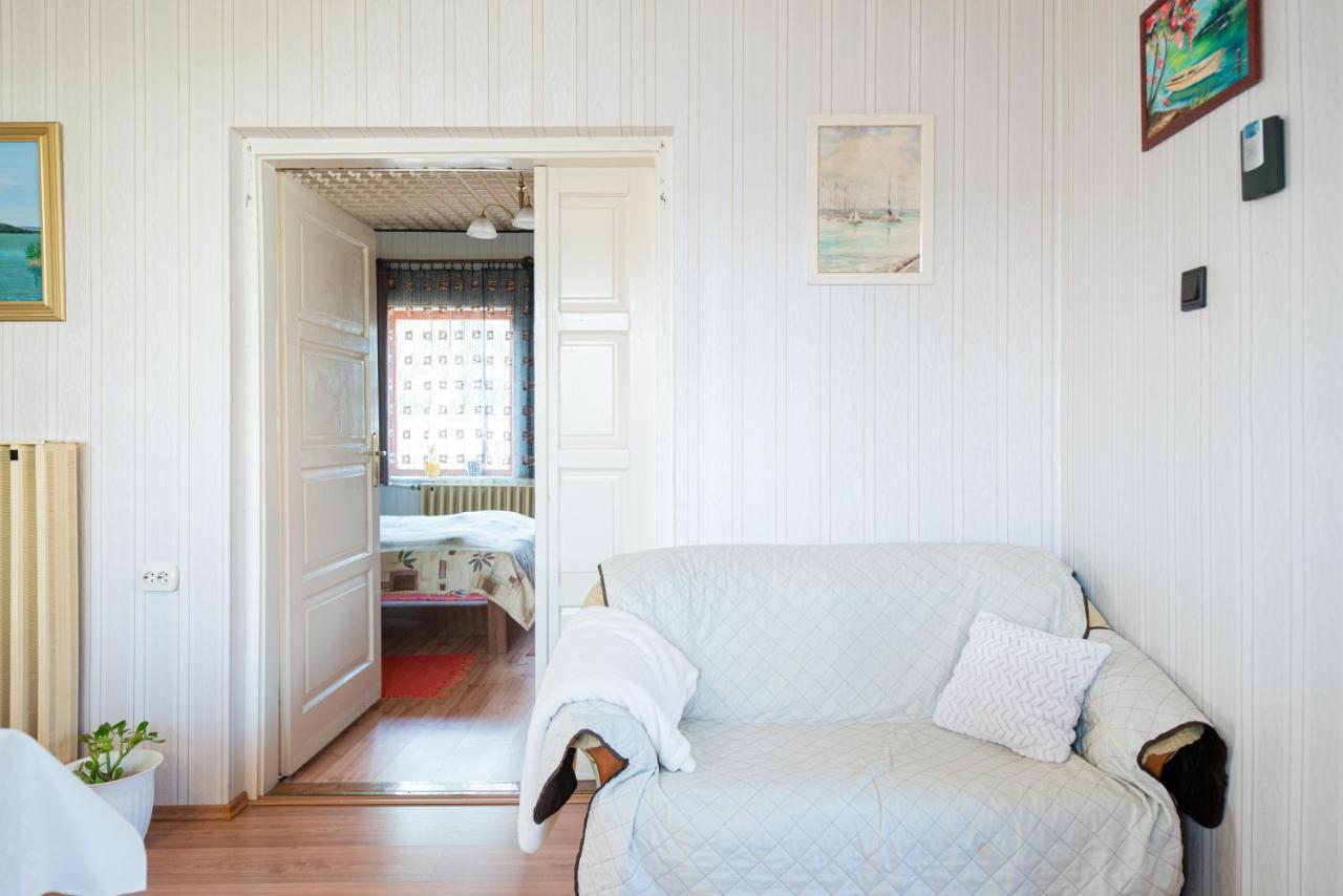 Vadkacsa Apartmanhaz Medencevel Zamardi Exterior photo