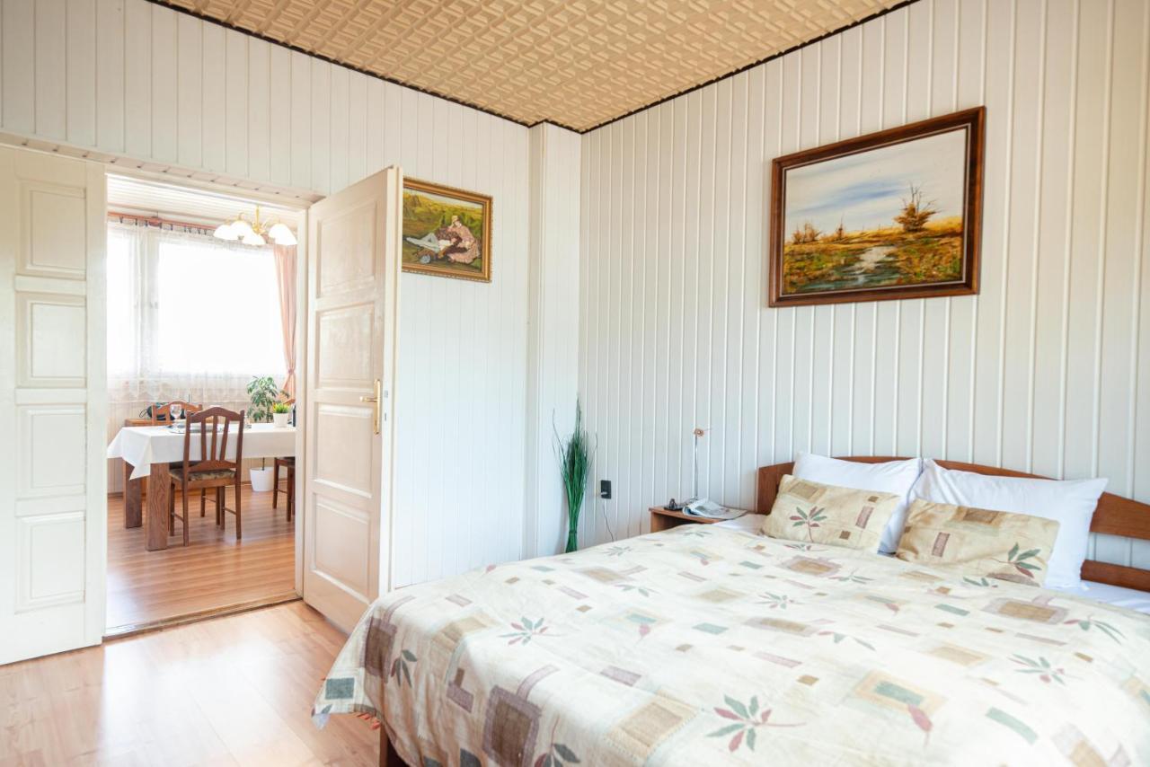 Vadkacsa Apartmanhaz Medencevel Zamardi Exterior photo