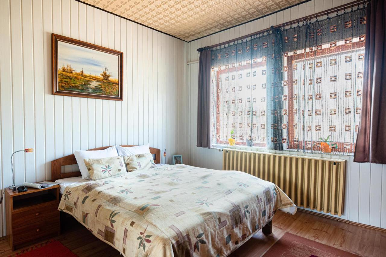 Vadkacsa Apartmanhaz Medencevel Zamardi Exterior photo