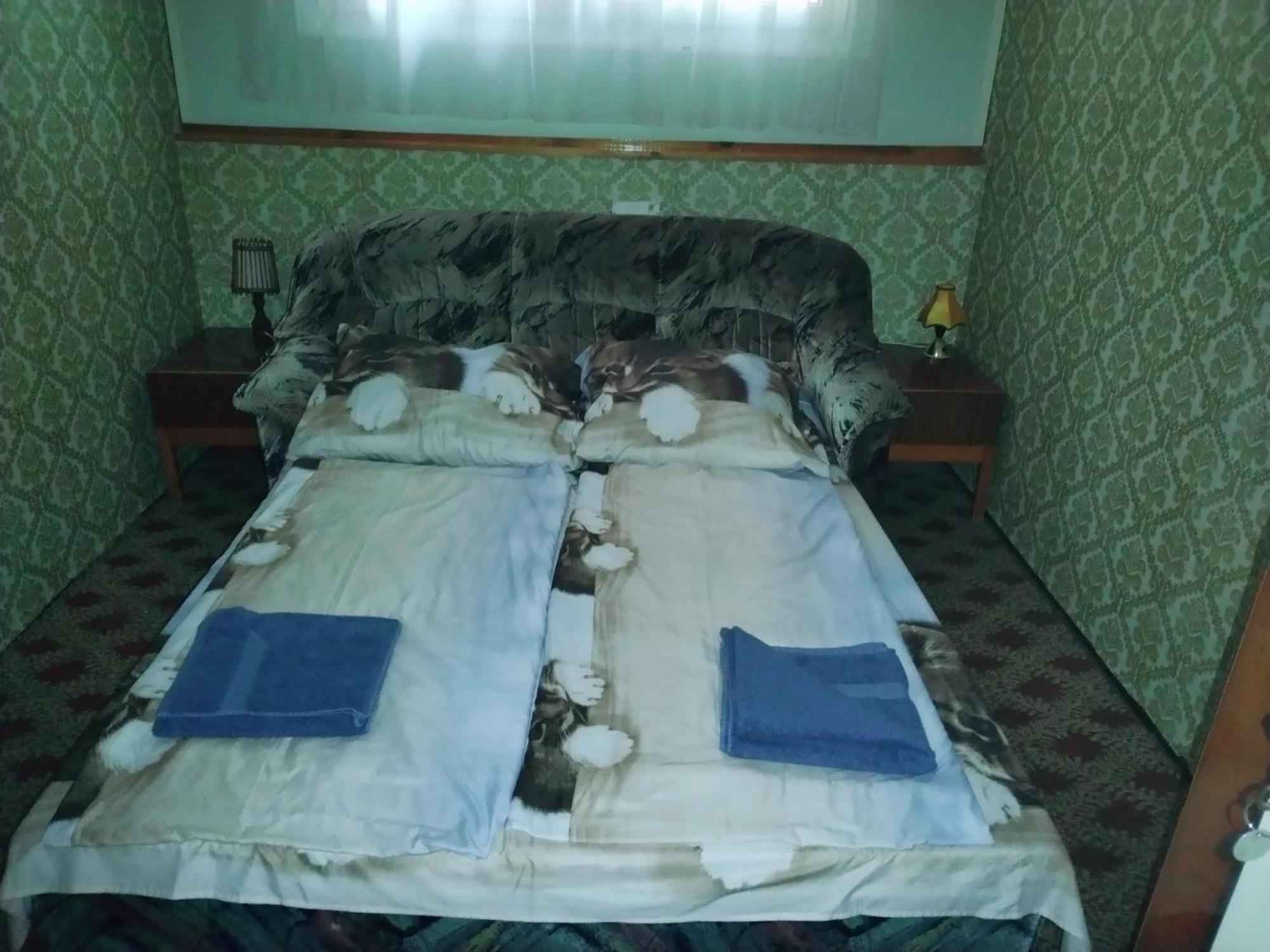 Vadkacsa Apartmanhaz Medencevel Zamardi Exterior photo