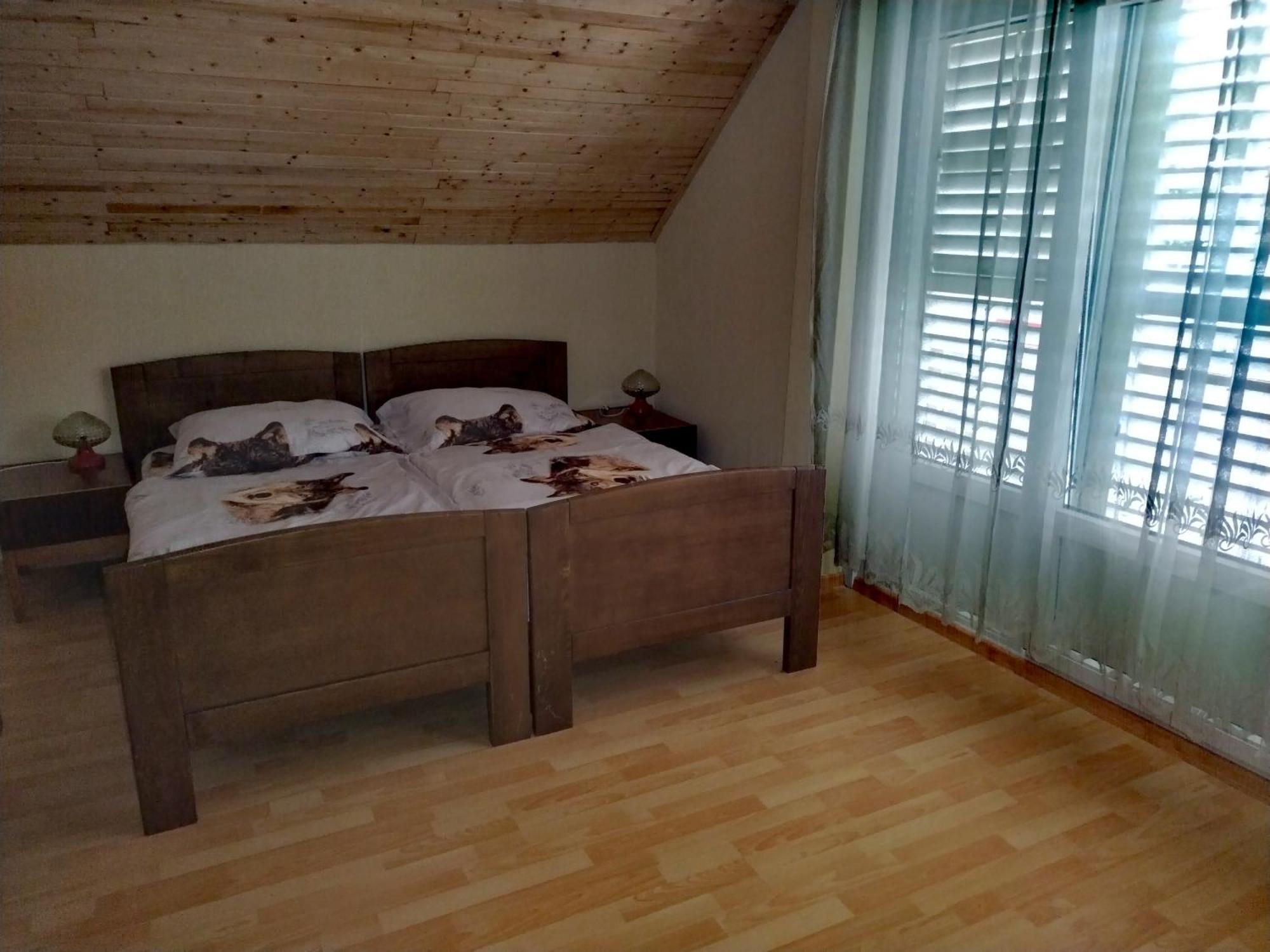 Vadkacsa Apartmanhaz Medencevel Zamardi Exterior photo